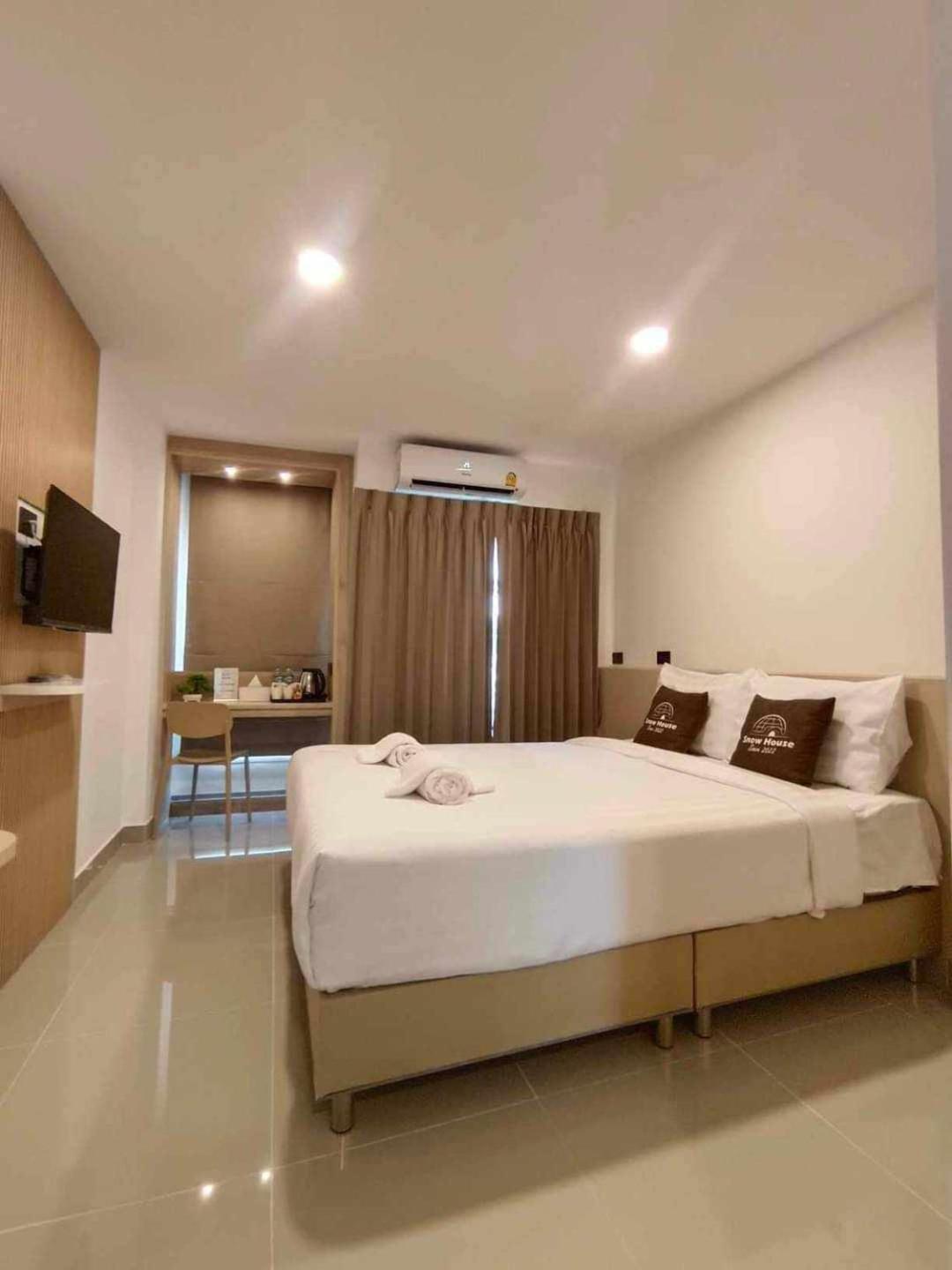 Snow House Buriram Hotel Exterior photo